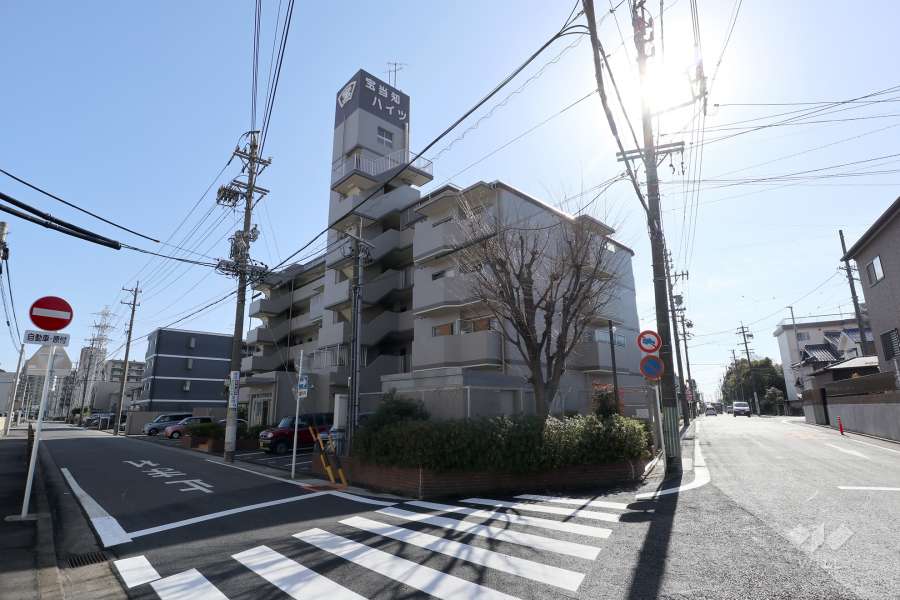 宝当知ハイツの外観（北西側から）