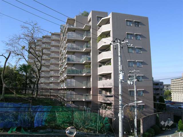 ヴィルヌーブガーデンズ千里山西の外観（東側から）