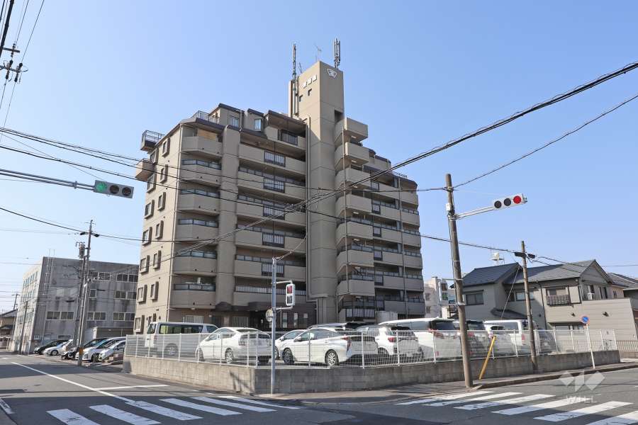 宝マンション東海通の外観（北東側から）