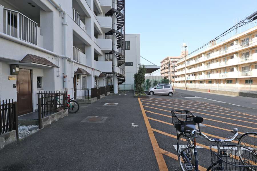 敷地内駐車場（屋外平面式）