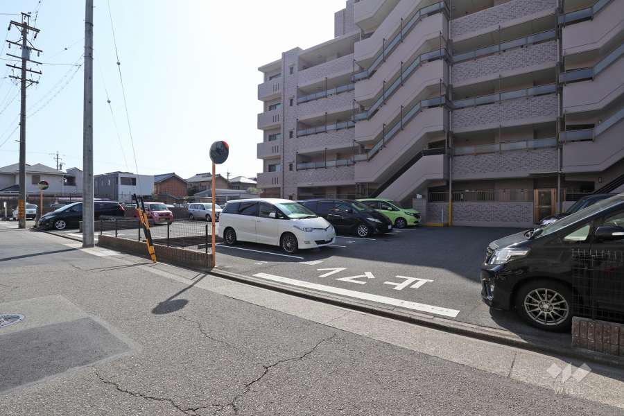 駐車場出入り口・敷地内駐車場（屋外平面式）