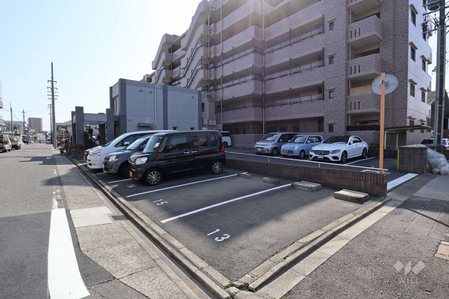 敷地内駐車場（屋外平面式）
