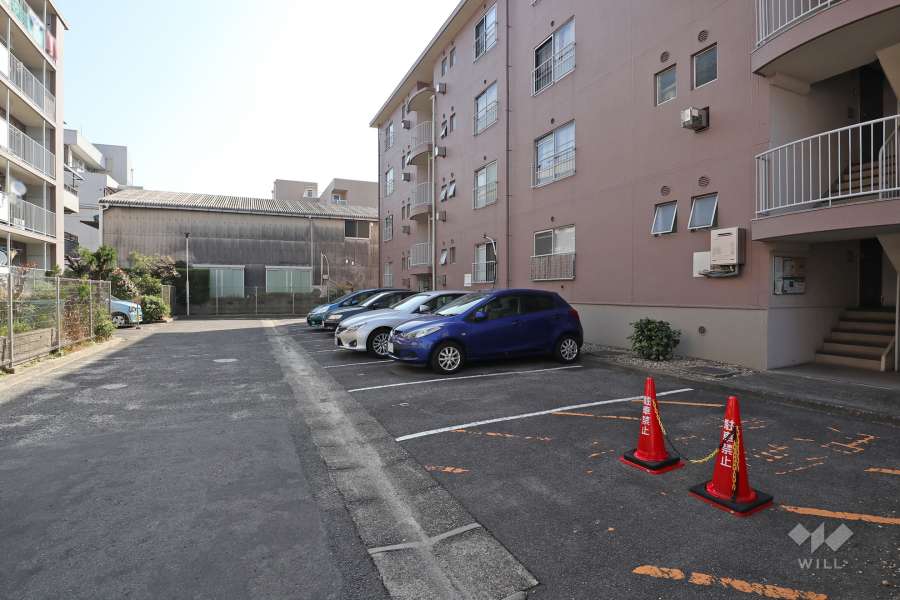 敷地内駐車場（屋外平面式）