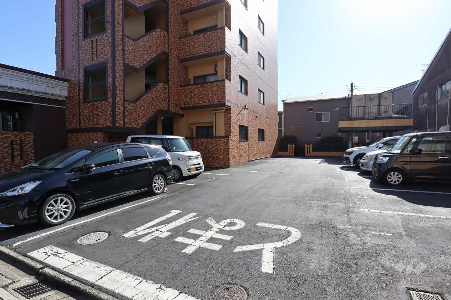 駐車場出入り口・敷地内駐車場（屋外平面式）