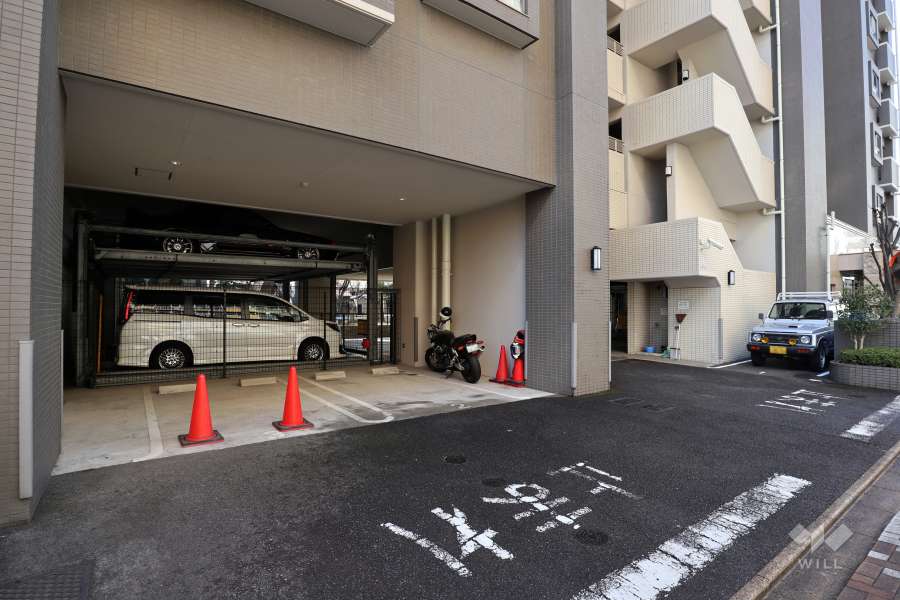 駐車場の出入り口・敷地内駐車場（屋内平面式、屋内機械式、屋外平面式）