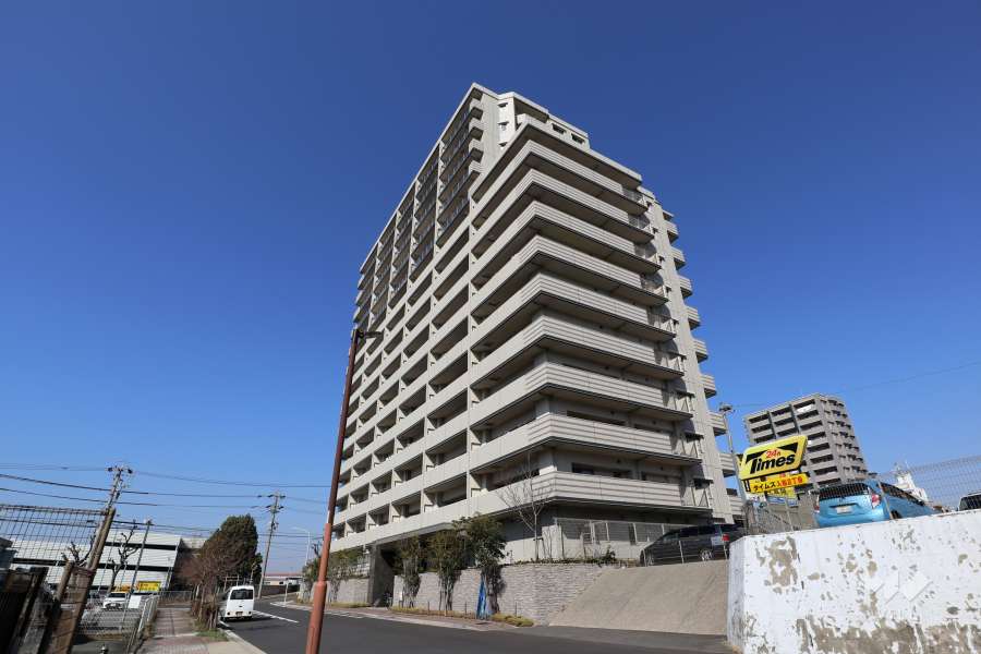 ライオンズ名古屋港レジデンスの外観（南東側から）