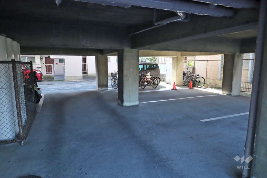 敷地内駐車場（屋外平面式・屋内平面式）