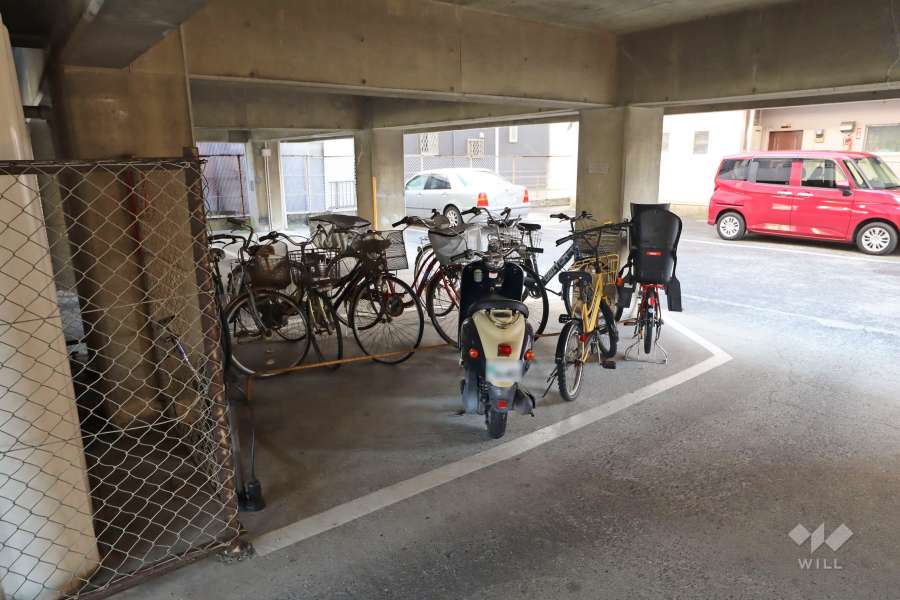駐輪場とバイク置場