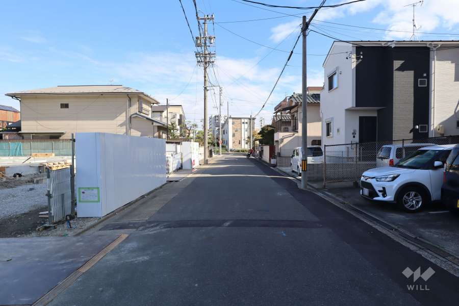 敷地北東側の前面道路