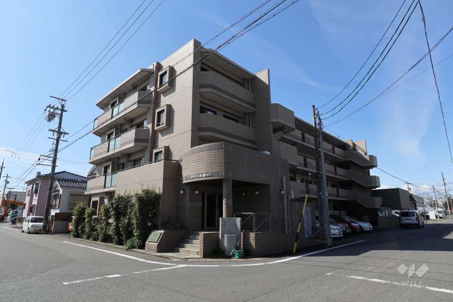 ライオンズマンション港西の外観（北東側から）