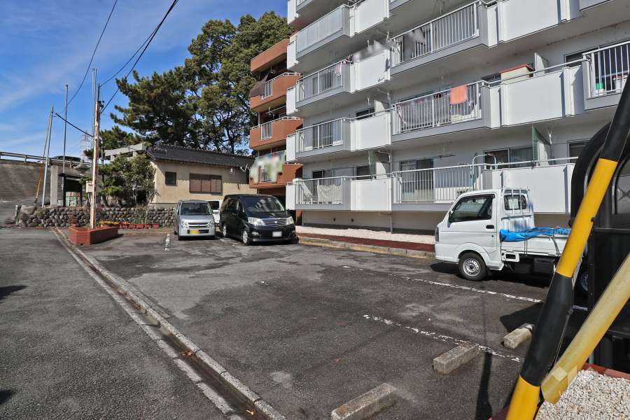 敷地内駐車場（屋外平面式）
