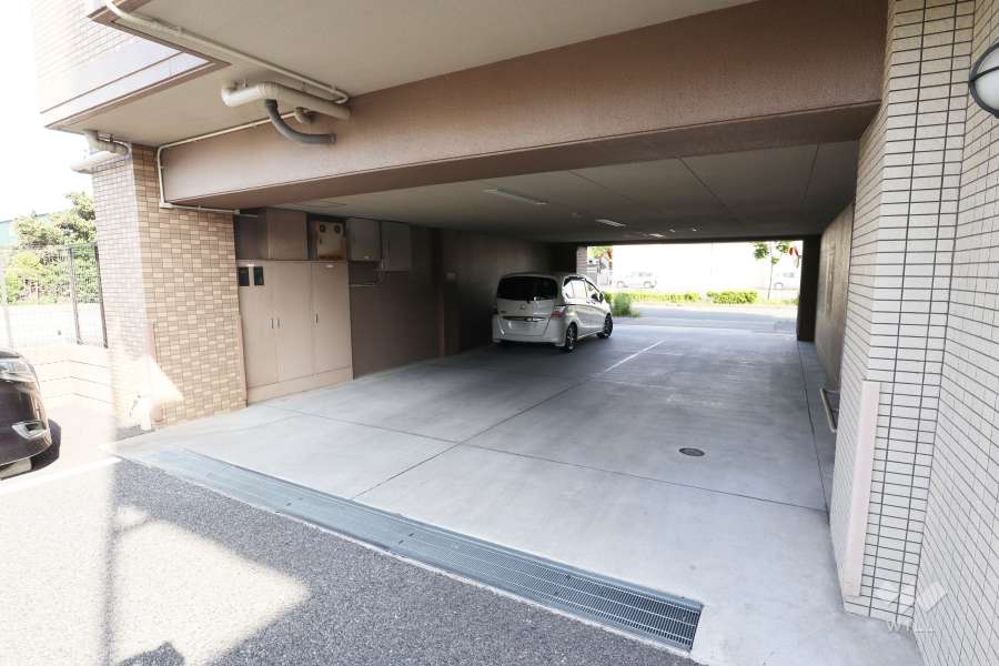 敷地内駐車場（屋内平面式）