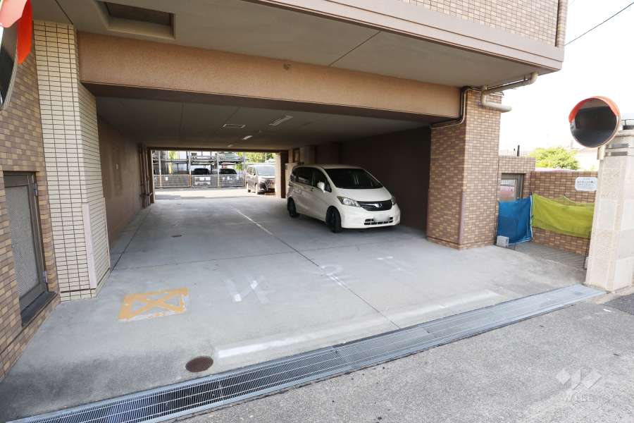 敷地内駐車場（屋内平面式）
