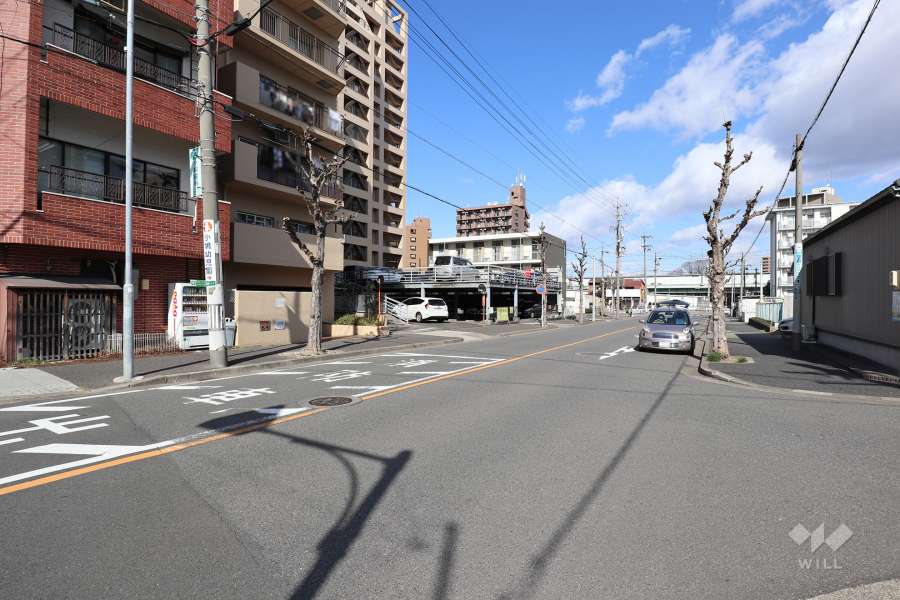 敷地東側の前面道路