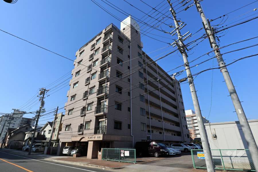 サンパーク名港の外観（北東側から）