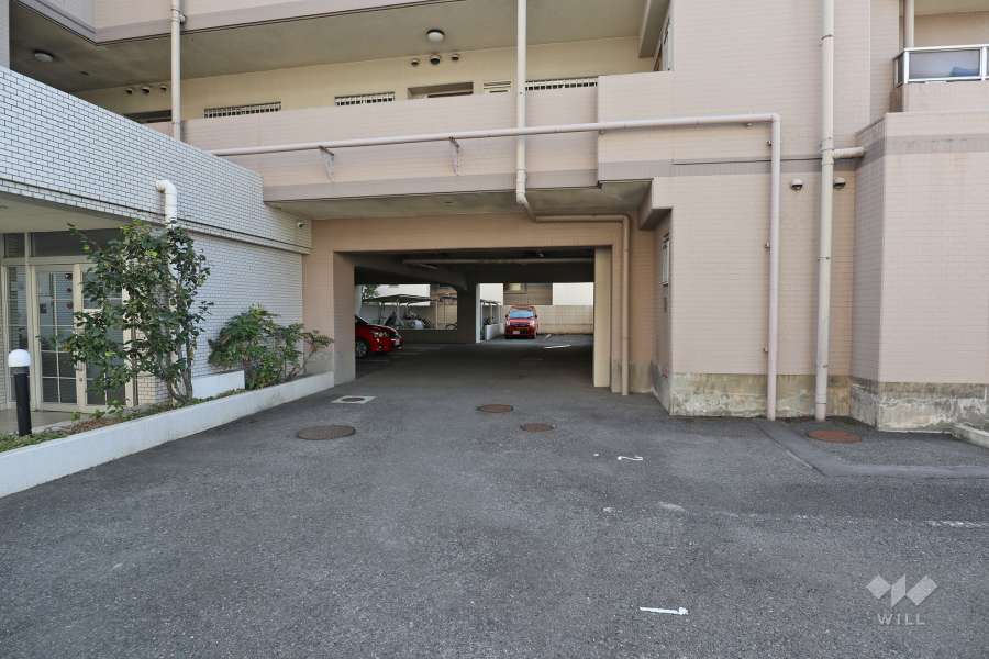 敷地内駐車場（屋外平面式、屋内平面式）