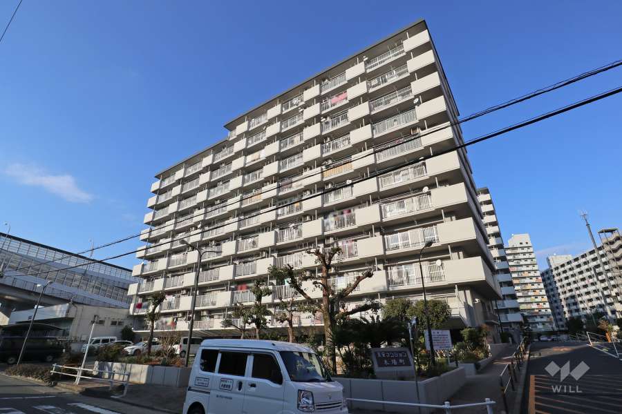 真栄マンション木場町B棟の外観（南東側から）