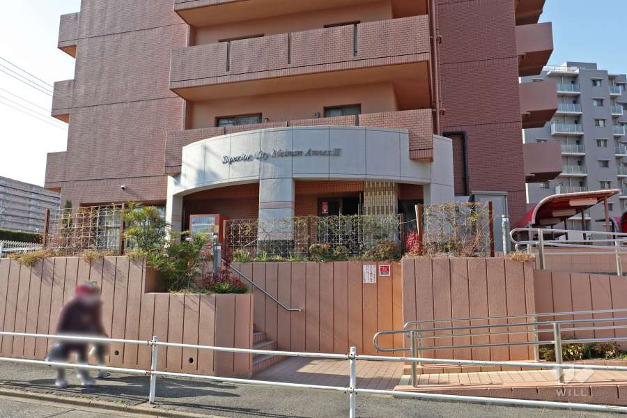 エントランスの外観