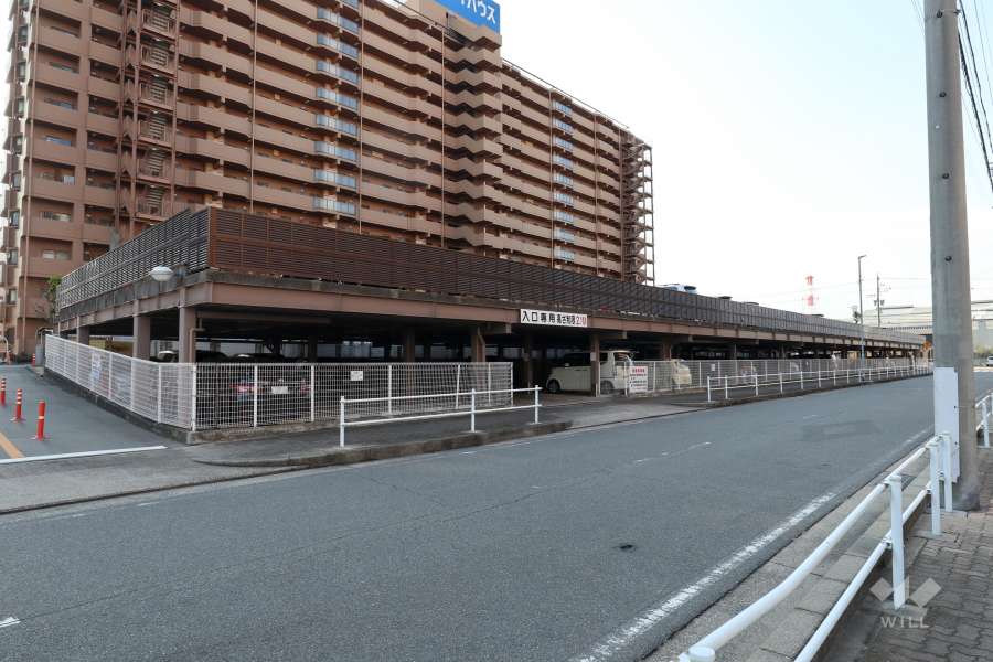 敷地内駐車場（自走式立体）