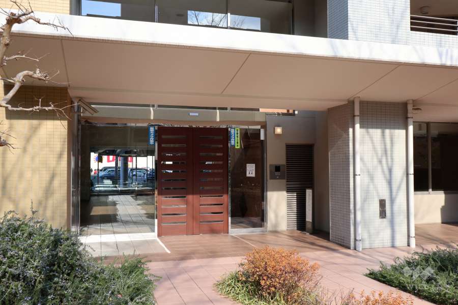 敷地南側の通用口