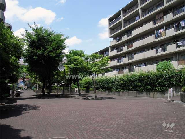 敷地内の広場
