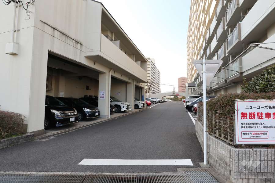 駐車場の出入り口・敷地内駐車場（屋内平面式、屋外平面式）