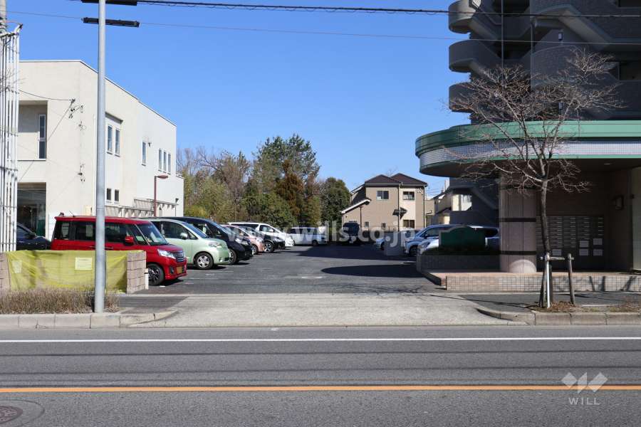 駐車場出入り口