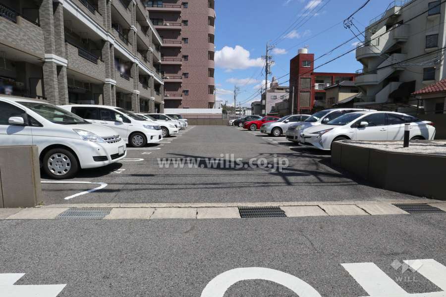 駐車場出入り口