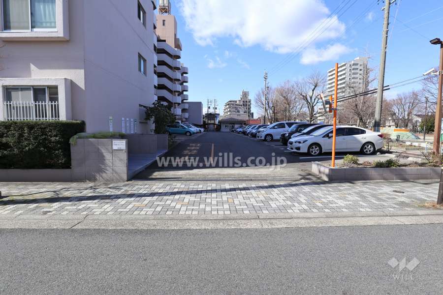駐車場出入口