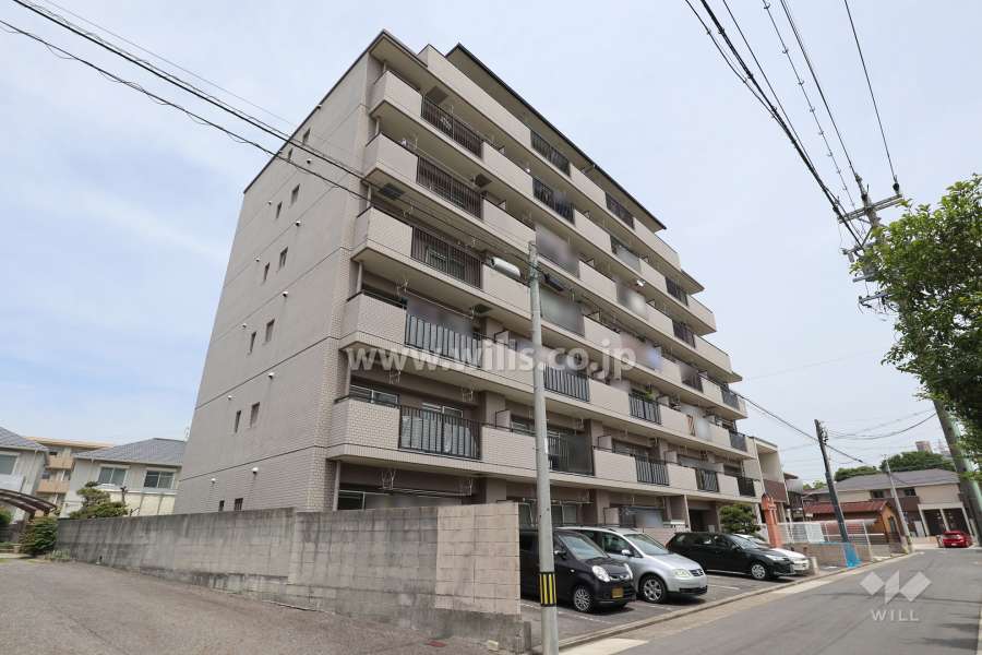 宝マンション新守山第2の外観（南西側から）