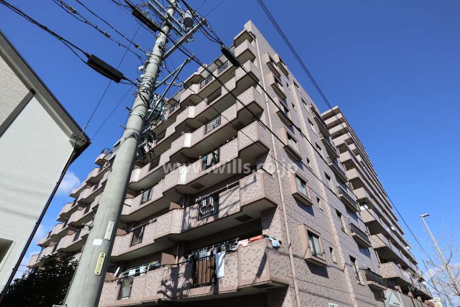 宝マンション新守山イーストの外観（南側から）