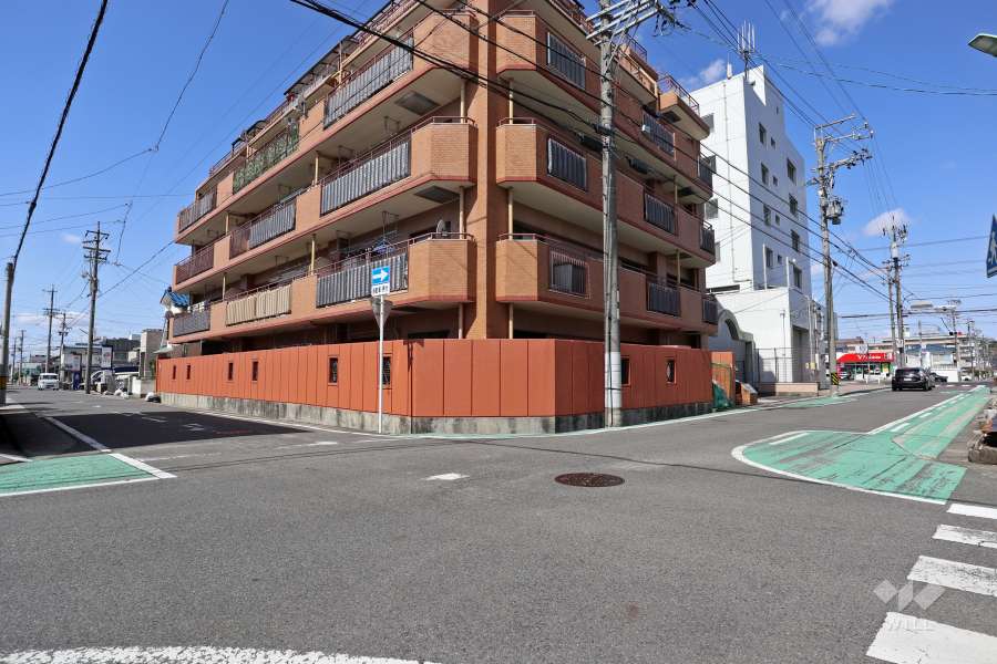 敷地南東側の前面道路