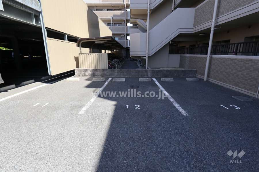 敷地内駐車場（屋外平面式）