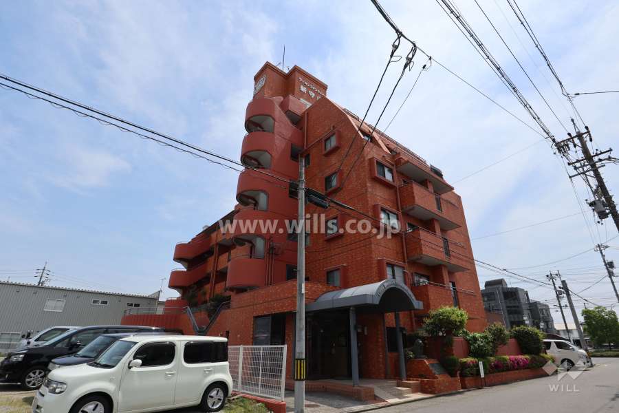 ライオンズマンション新守山の外観（北西側から）