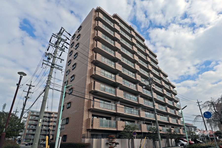 コンセール藤ヶ丘弐番館の外観（南西側から）