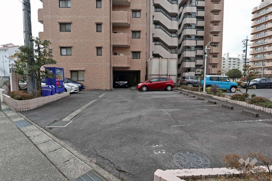 敷地内駐車場（屋外平面式）