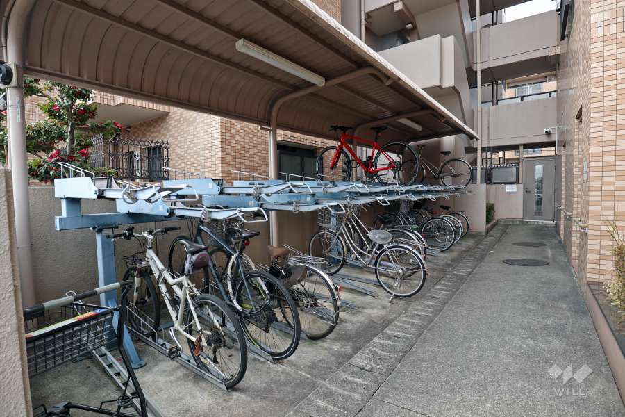 ルーフ付き駐輪場
