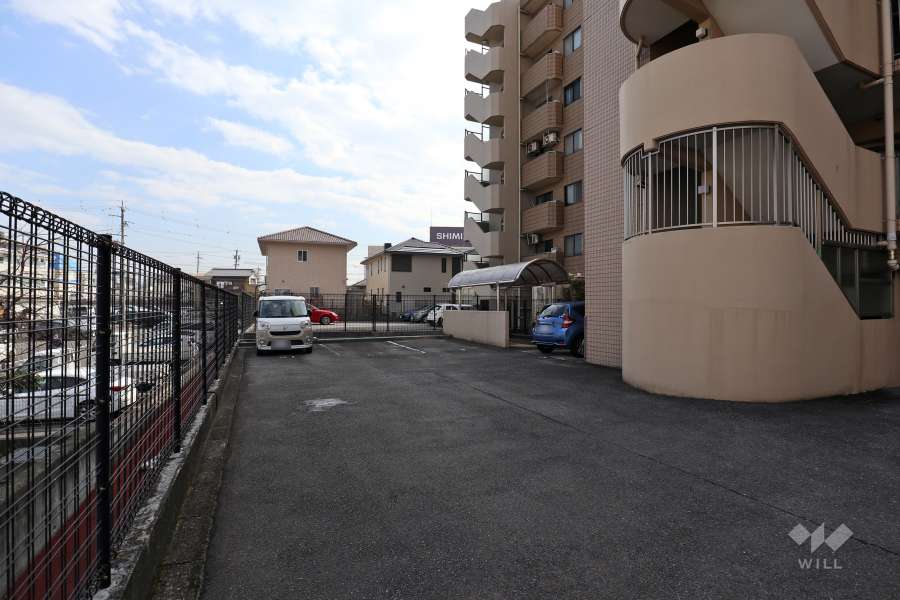 敷地内駐車場（屋外平面式）