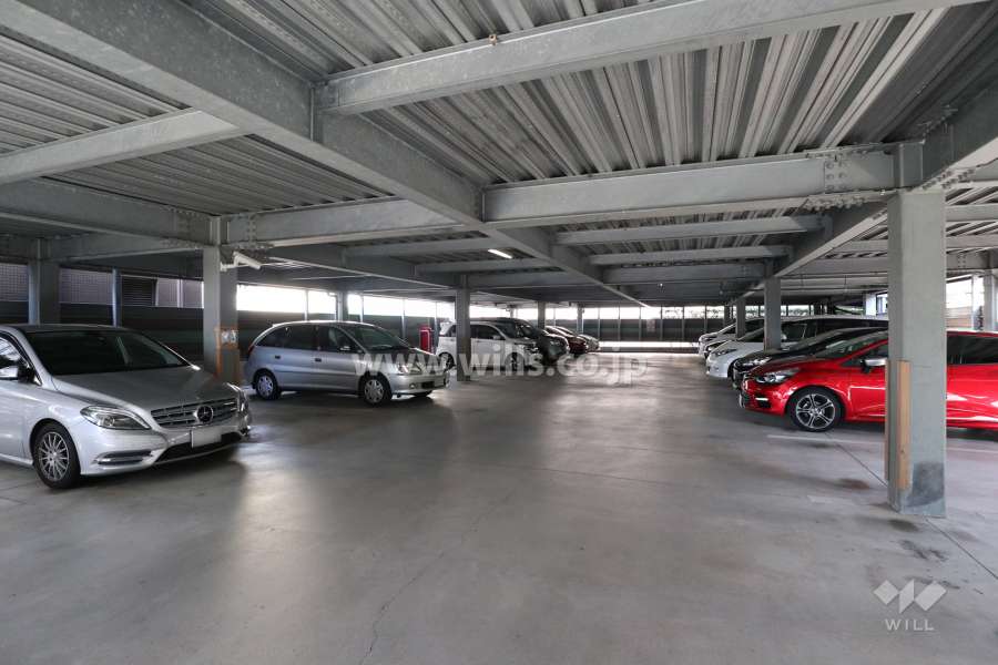 駐車場棟一階(屋内平面式　自走式)