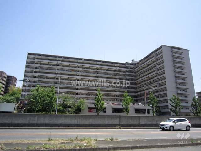近鉄緑地公園グランドハイツの外観（西側から）