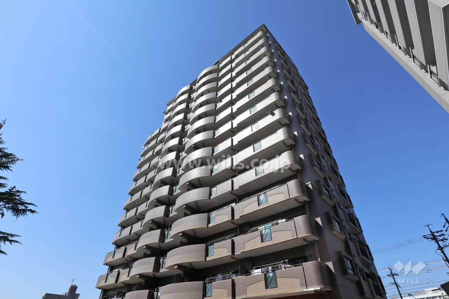 ライオンズマンション藤ヶ丘ガーデンシティ参番館の外観（南東側から）