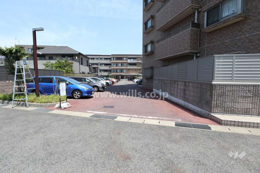 駐車場出入り口