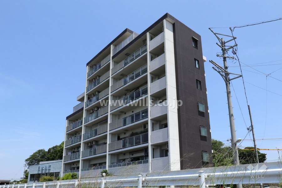 ロイヤルクレスト矢田アクアティブの外観（南側から）