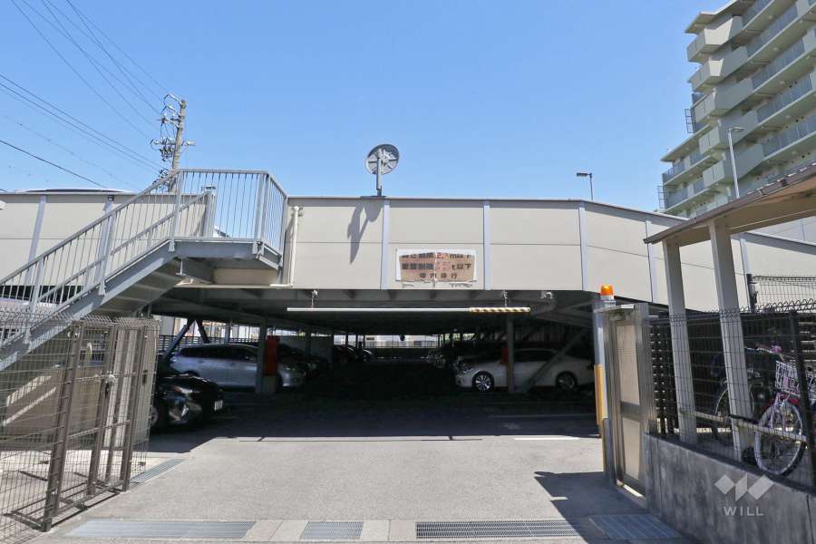 敷地内駐車場（平面自走式）
