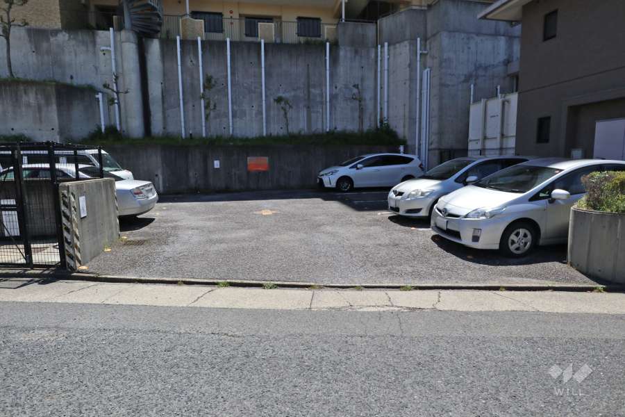 駐車場出入り口