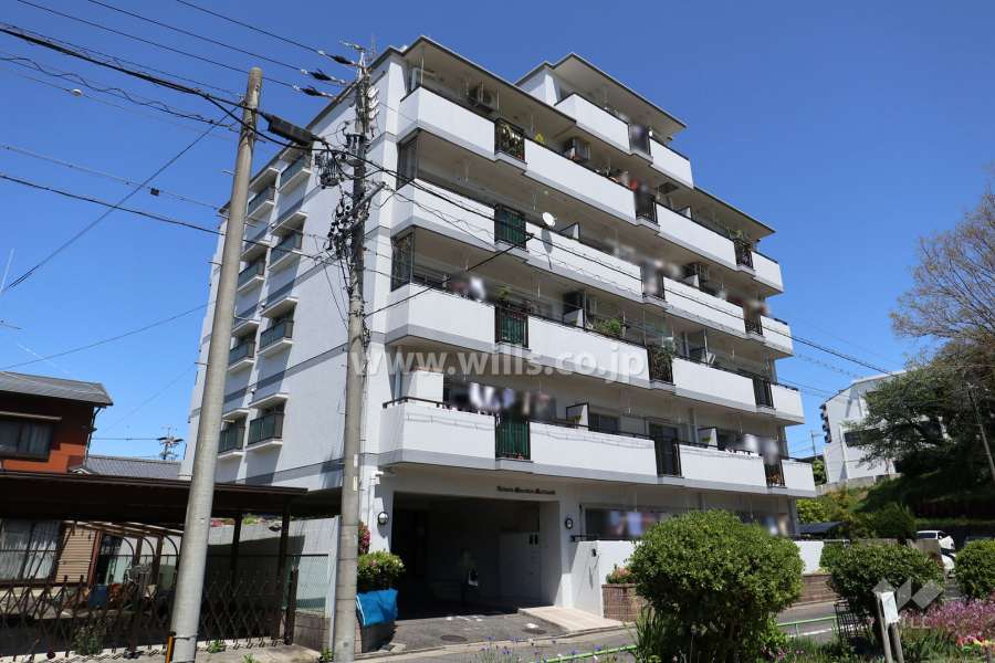 宝マンション守牧の外観（南西側から）