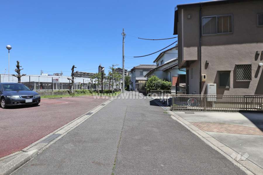 敷地南東側の前面道路