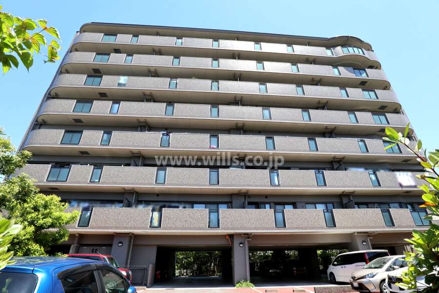 ライオンズマンション小幡緑地の外観（南西側から）