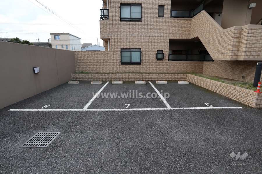 敷地内駐車場（屋外平面式）