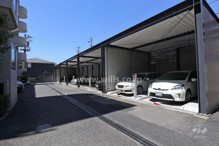 敷地内駐車場（屋内機械式）
